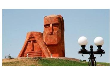 Արցախցին իր բանուգործին է