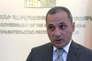 Վահե մարզպետի խռխռոցը. մեղք է այդ տղան՝ սրա-նրա ոտերն ընկած փորձում է մի քանի օրով երկարաձգել իր պաշտոնավարումը կամ վերադառնալ Քաջարան