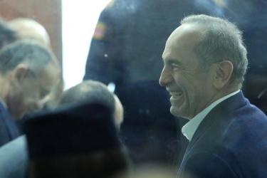 Հայաստանի ու Արցախի նախկին վարչապետերը միջնորդելու են Ռոբերտ Քոչարյանին ազատ արձակելու համար