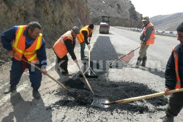 Մեկնարկել են հանրապետության ճանապարհների փոսային նորոգման աշխատանքները