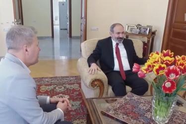 Ապրում ենք այնպես, ինչպես ապրում էինք. Փաշինյանը՝ РБК-ին