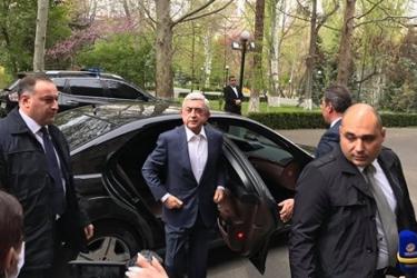 Սերժ Սարգսյանը մասնակցում է Ապրիլյան պատերազմի հանգամանքները քննող հանձնաժողովի նիստին