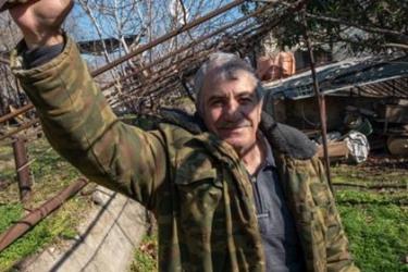 Հայաստանում բանան, զեյթուն և զկեռ է աճում․ սահմանապահ զորքերի վետերանի էկզոտիկ այգին  