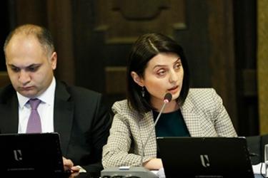 Ուսուցչի 1 դրույքի համար աշխատավարձը կավելանա, դասագրքերի համար վճարն էլ կհանվի. Կառավարությունը ընդունեց որոշման նախագիծ