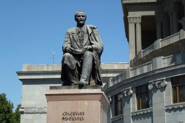 Ամենայն հայոց հոգեհայրը