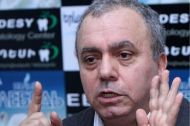 Կարող են փակվել դեպի ՀՀ տանող բեռնուղիները. Հրանտ Բագրատյան