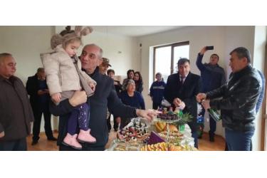 Արցախի ՊԲ զինծառայողներն ու պահեստազորայինները 44 նոր բնակարան են ստացել Մարտունիում