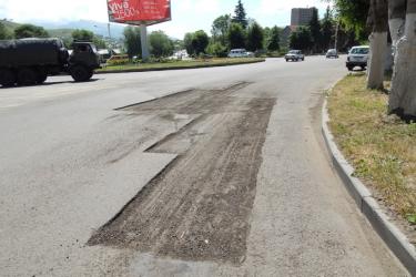 Նիկոլ Փաշինյանը անորակ ճանապարհ կառուցողներին քրեական պատժի ենթարկելու անհրաժեշտություն է տեսնում