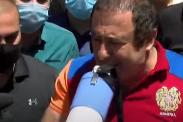 Որպես Ծառուկյան Գագիկ՝ անբարոյականի տղա լինեմ, թե հետ կանգնեմ