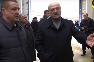 «Ինչի՞ համար եք ինձ բերել այստեղ: Դուք հիվա՞նդ եք: Սա Օսվենցիմն է». Լուկաշենկոն աշխատանքից ազատել է Մոգիլյովի մարզպետին՝ տեղի անասնագոմերի անմխիթար վիճակի համար (տեսանյութ)